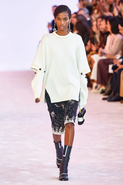 Look 53